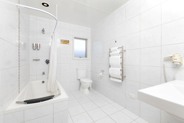 Superior Apartment - Bathroom